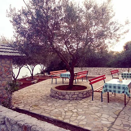Loncar Apartment